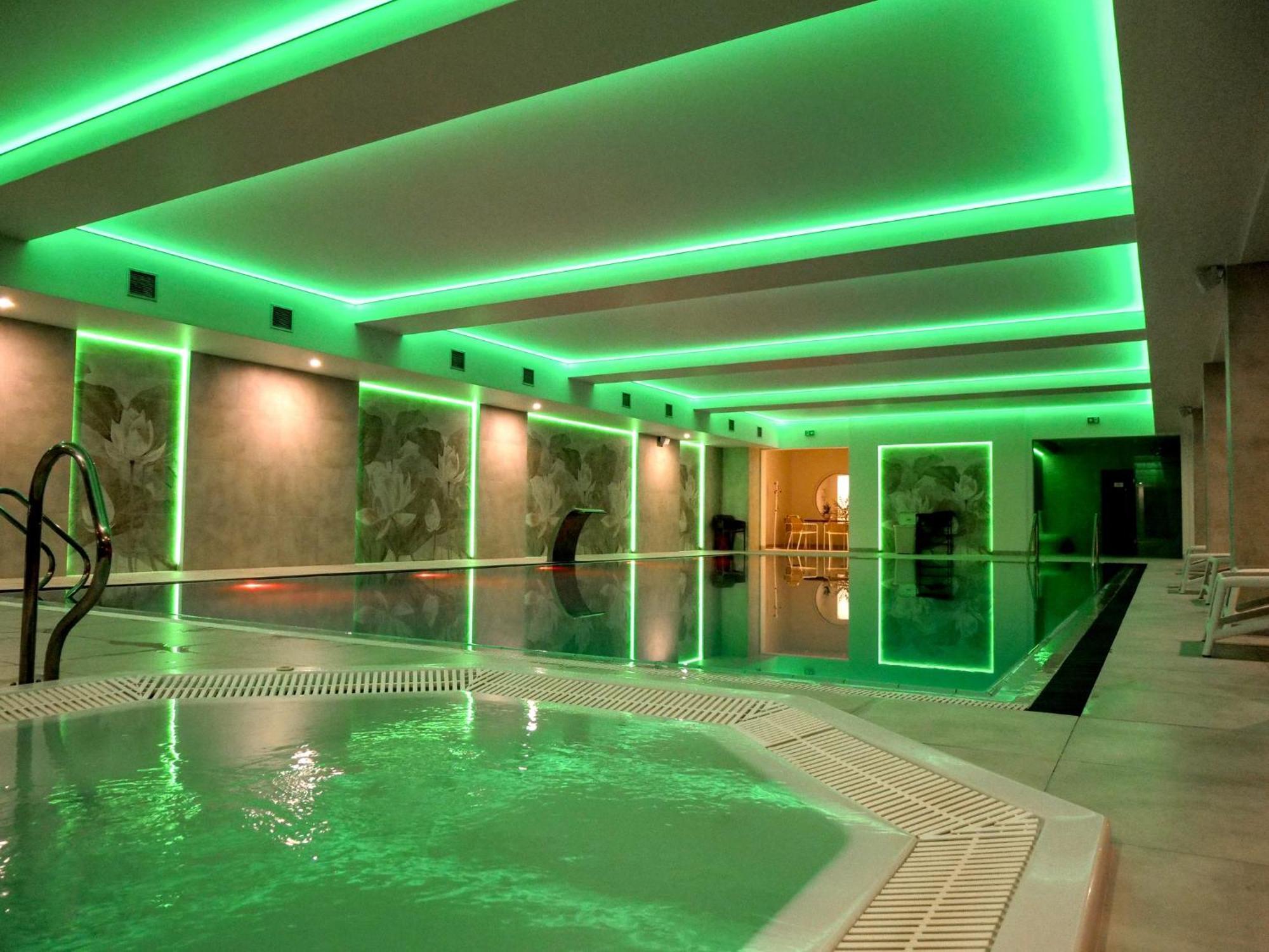 Krol Plaza Spa & Wellness 야로수아비크 외부 사진